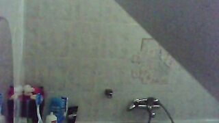 suite belle soeur sous la douche