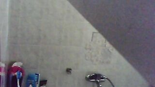 suite belle soeur sous la douche