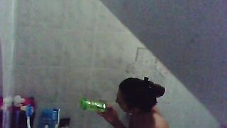 suite belle soeur sous la douche
