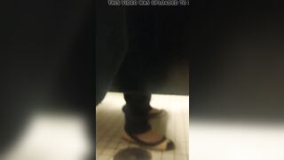 Understall pee farts