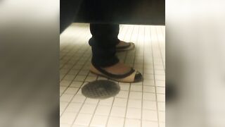 Understall pee farts