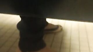 Understall pee farts