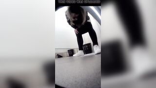Pissing68