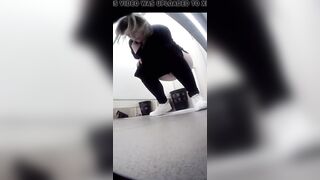 Pissing68