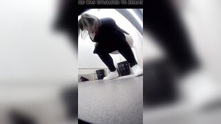 Pissing68