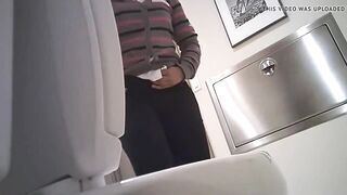 African meat taking a piss and showing that goddess ass