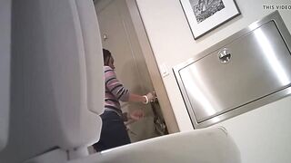 African meat taking a piss and showing that goddess ass