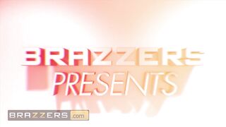 Brazzers - Raven Hart Expects her Personal Assistant Luna Lain to do everything even Lick her Twat