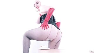 huge booty milf sits on cake