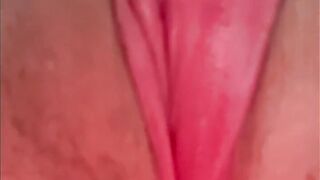 Close up Snatch with Squirting and Pee