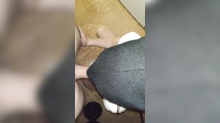 Сексвайф сосёт мой член в маске