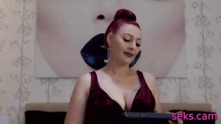 beauty strict ginger lady on web cam