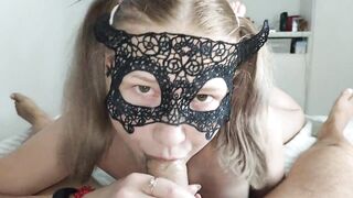 The women bet a fellatio and now blows off her