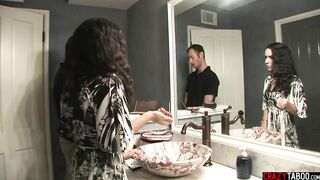 Stepbrother get surprised by his stepsis Tia Cyrus and she