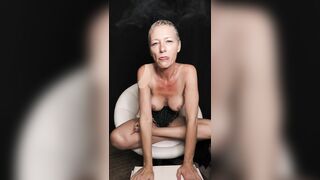 Kiki Deez has a Smoking, Toes & Titties Kind of Day