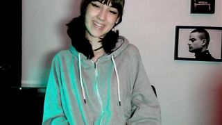 MI PRIMER JOI SOLO QUIERO QUE TE CORRAS EN MI BOCA Con NEFERET EXPOSITO