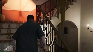 GTA Freaky Vouyeur is Sneeking inside to Unkown House