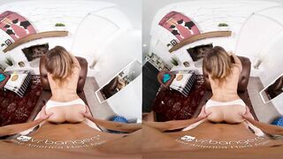 VR BANGERS Extremely sexy and Extremely Lusty cougar from Neighborhood VR Porn