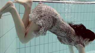 Incredible Sexy Tight Underwater Beauty Snatch Loris Licicia