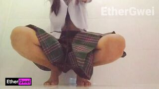 18yo Filipina school girl squirt buckets