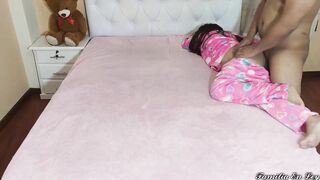 Record My Niece While I Rubs Her Entire Body -