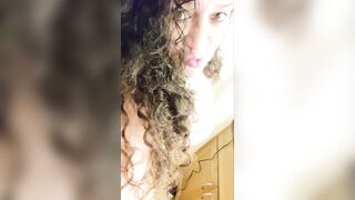Thick Lil-ryda Wiggle and Shakes her Fine Booty