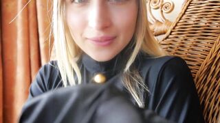 Adriane a blond nice cute slender 18 Yo women is strip