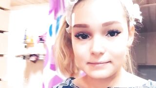 Depraved student sucked a friend while he was steaming