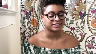 Sweet Ebony Amateur Loves To Play For Camera