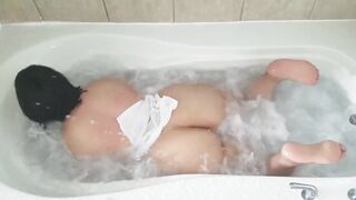Chubby step-daughter into goddess beauty bath-tub