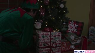 Christmas 1 Of A Kind With MILF Lauren Phillips