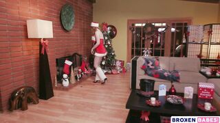 Christmas 1 Of A Kind With MILF Lauren Phillips