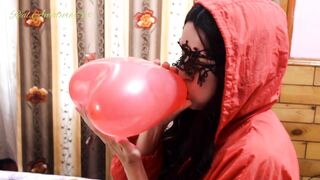 Hottie and Hot Ballon Blow to Pop Funny
