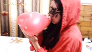 Hottie and Hot Ballon Blow to Pop Funny