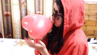Hottie and Hot Ballon Blow to Pop Funny