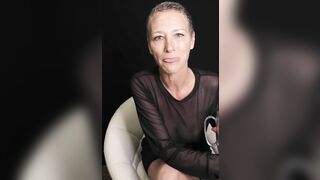 Kiki Deez Pulls a Sharon Stone while Smoking