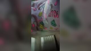 Una Perra Susia Se Orinó En La Pijama