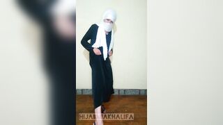 Big Tit Chechen chick into Hijab Gets Fun and Bursts a Balloons with High Heels