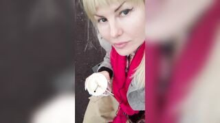 PUPLIC SQUIRT. SOAK VAGINA SOUND. TOES.