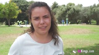 Mia lhe looks for dicks to nailed inside the street!