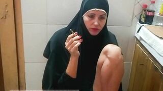 Pakistani Ex-Wife into Hijab Smoking and Showing Butt Hole at Kitchen