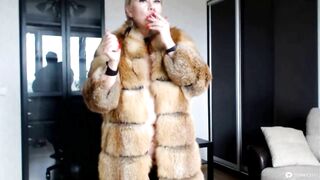 VENUS INSIDE FURS, or sexy cougar whore AimeeParadise into a