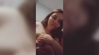 Ella Goza De Sus Grandes Tetas