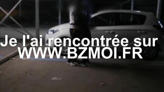 Ma femme baisee par un inconnu en pleine nuit sur le parking d'un restaurant isole