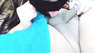 Pakistani Teenagers women Giving Sloppy Oral Sex to her Stepuncle with Clear Audio Hindi Urdu