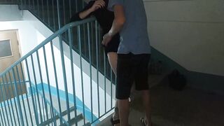 Mia moglie leccata in fica da un suo collega al