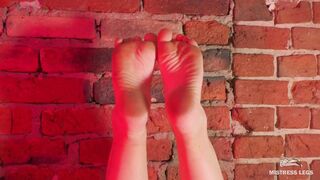 Girlfriend' Barefoot and Kinky Soles Showing Off