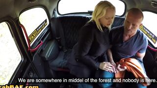 Bigtit cabbie publicly squirts into taxi while finger fucked