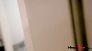Milf's Smooth Kitty- Dee Williams