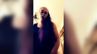 babe mom Rubbing Extremely Soak Cunt while Grinding in Hand Rough and Cumming Noisy